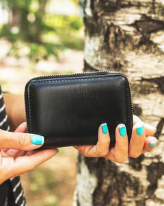 Men's and women's leather wallets, cardholders, and pouches collection