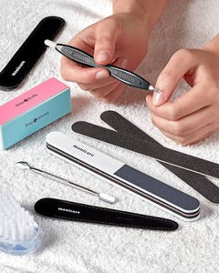 Cosmetic bags, headband accessories, and beauty application tools