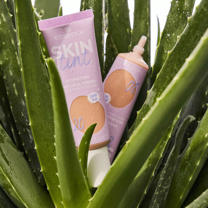 كريم أساس إيسنس الملون مع عامل حماية SPF 30